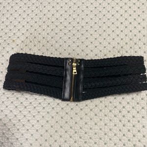 BCBG  MAXAZRIA BELT